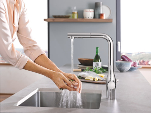 grifos-de-cocina-con-cano-alto-fabricante-grohe-modelo-foot-control
